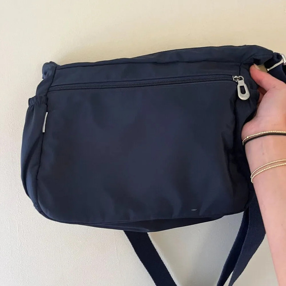 NoTag Womens Blue Crossbody Bag Adjustable Multi Pockets Travel Minimal Casual - Picture 3 of 7